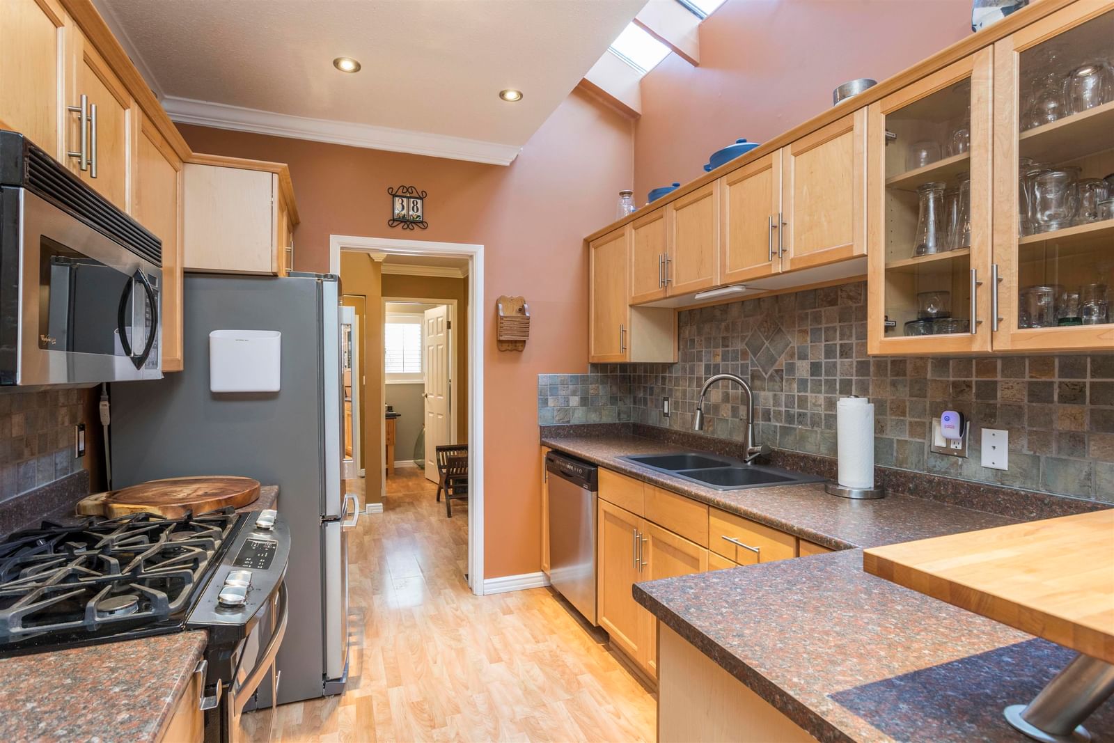Listing Image 9