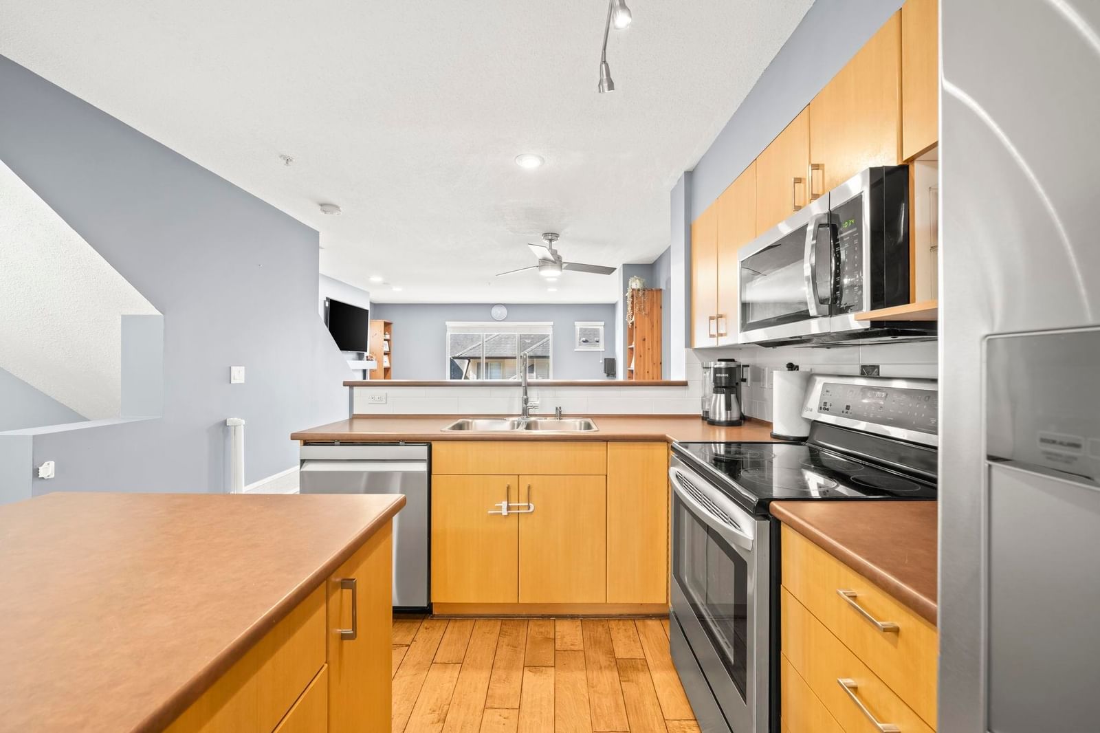 Listing Image 17