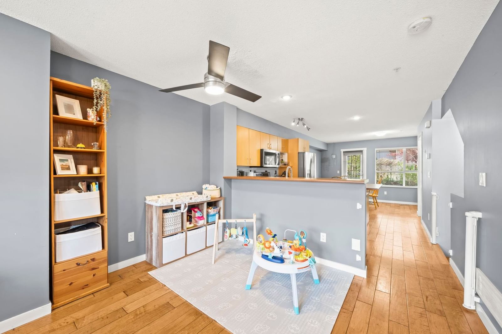 Listing Image 8