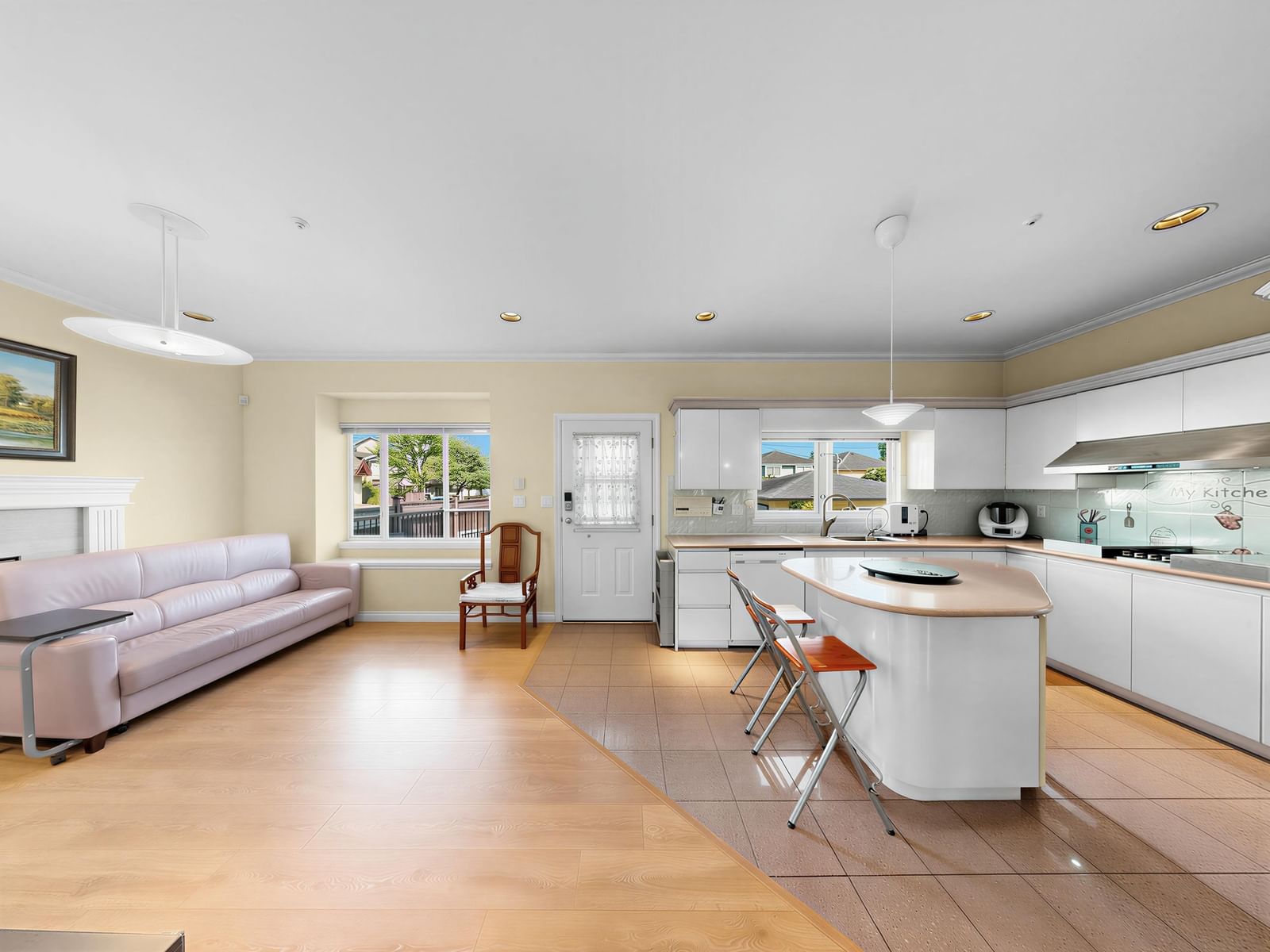 Listing Image 11