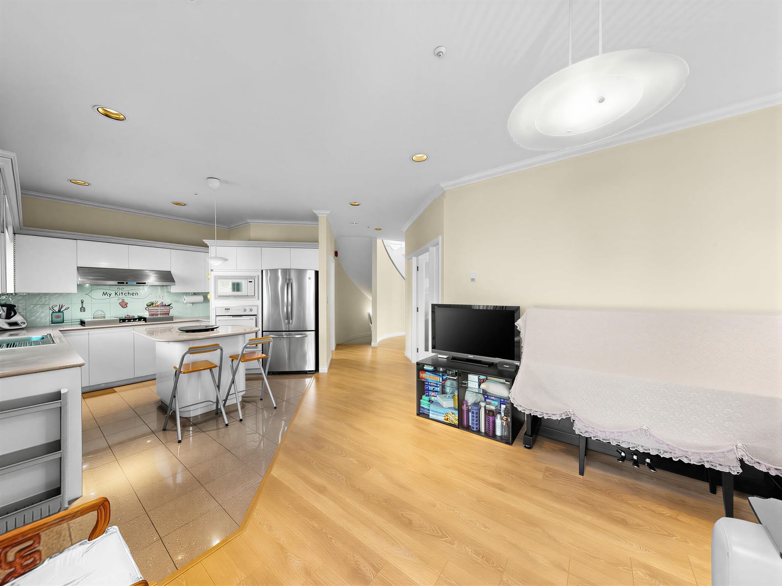 Listing Image 14