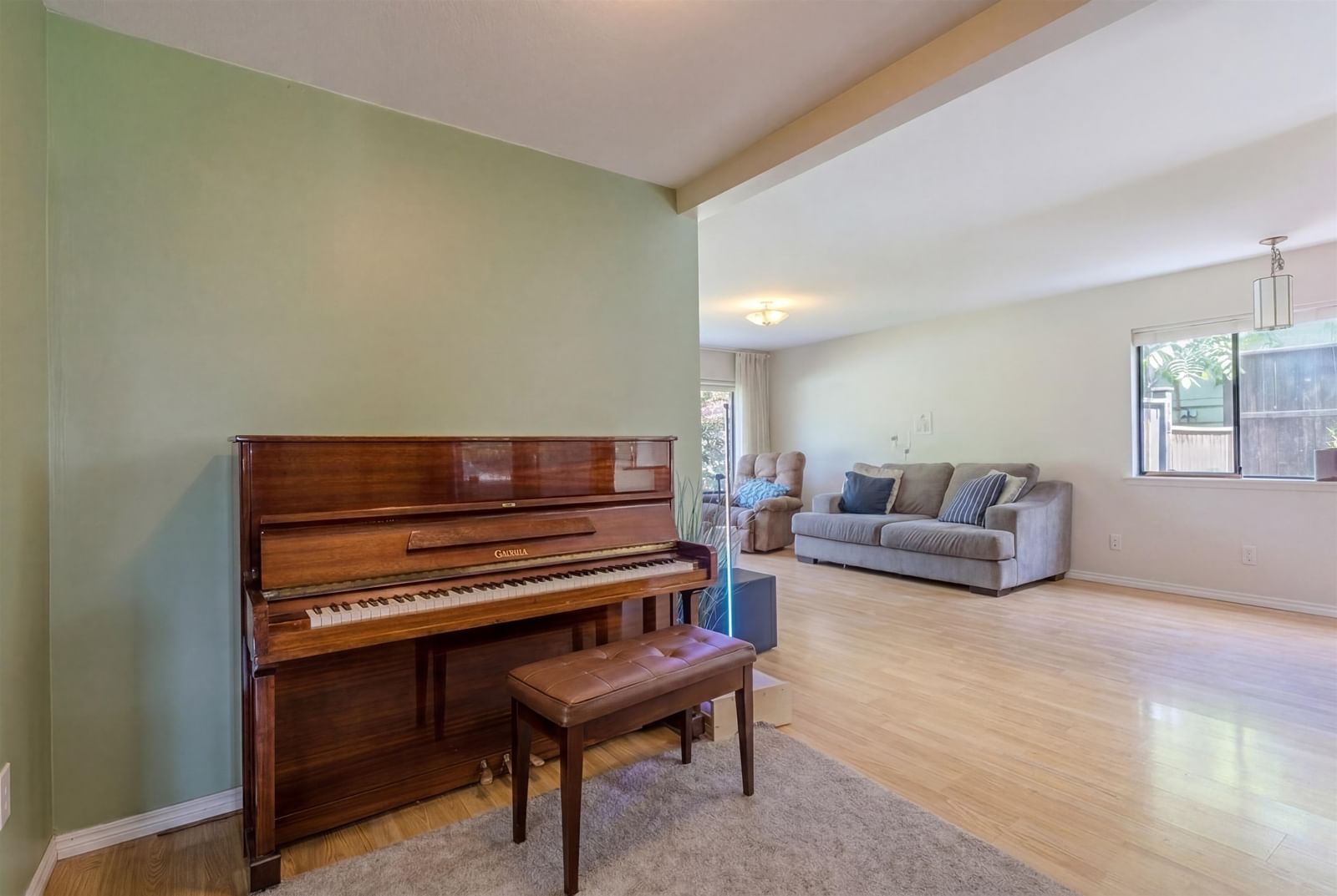 Listing Image 14
