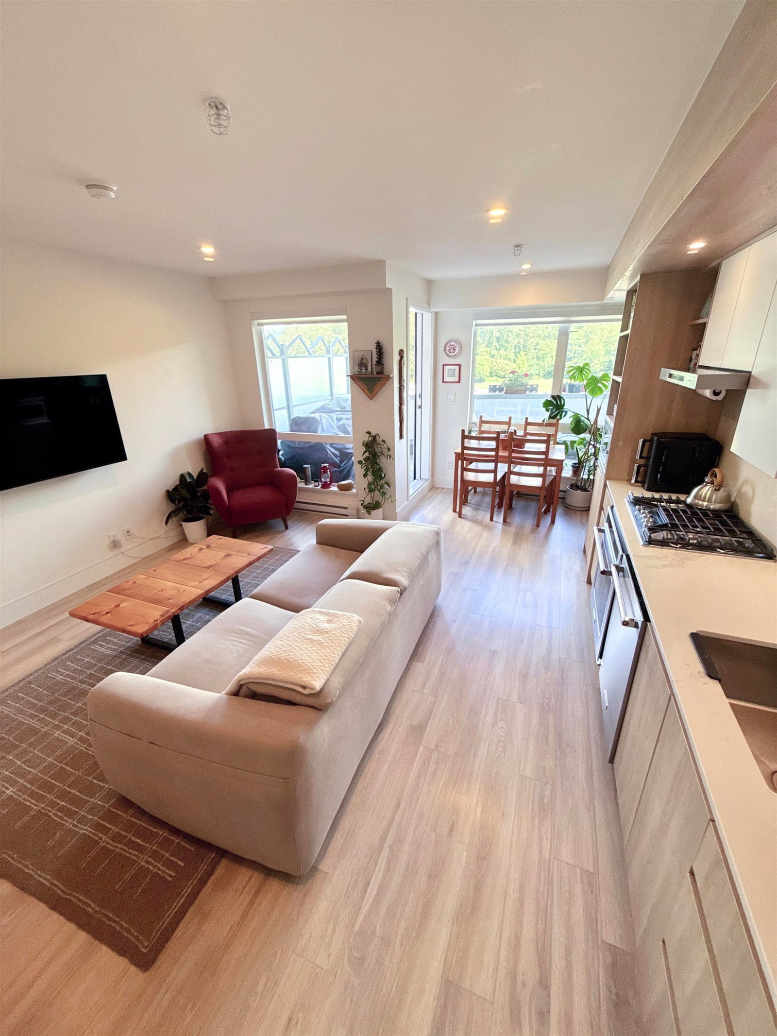 Listing Image 9