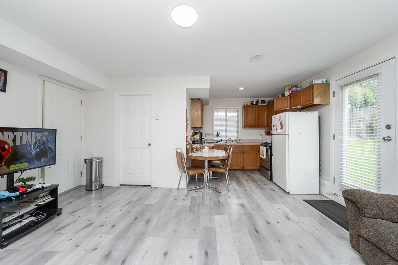 Listing Image 18