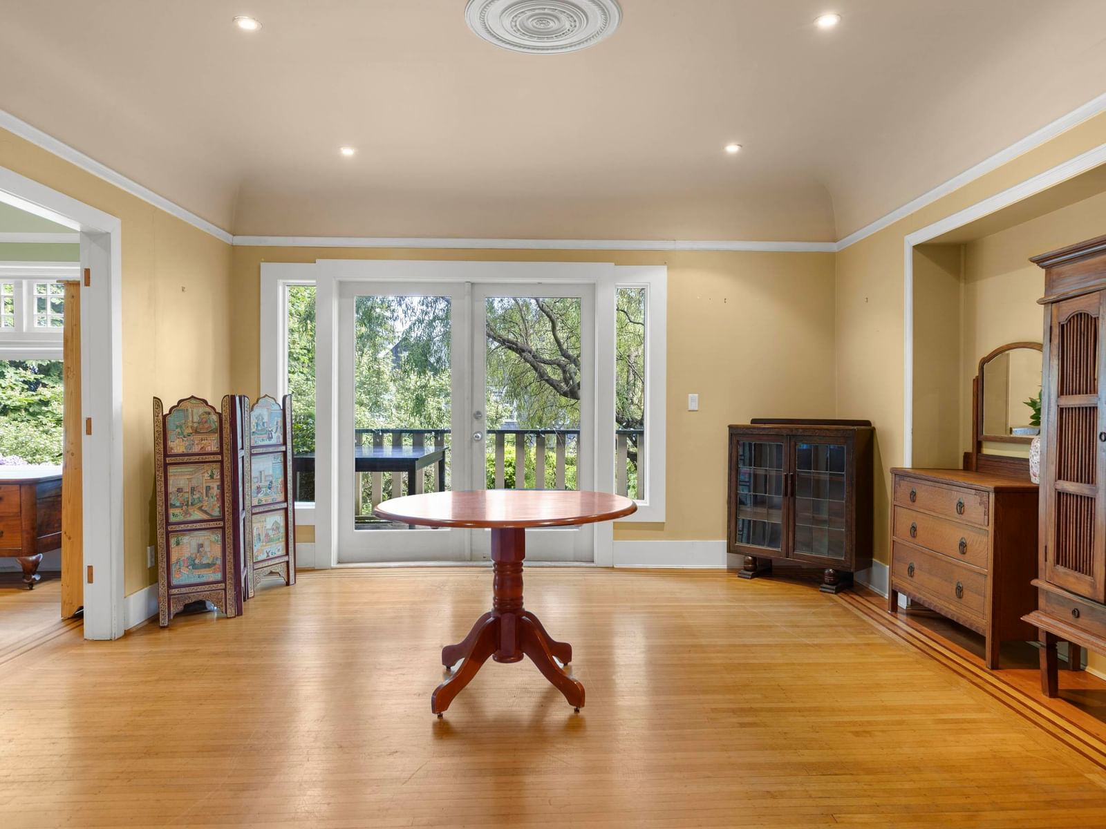 Listing Image 8