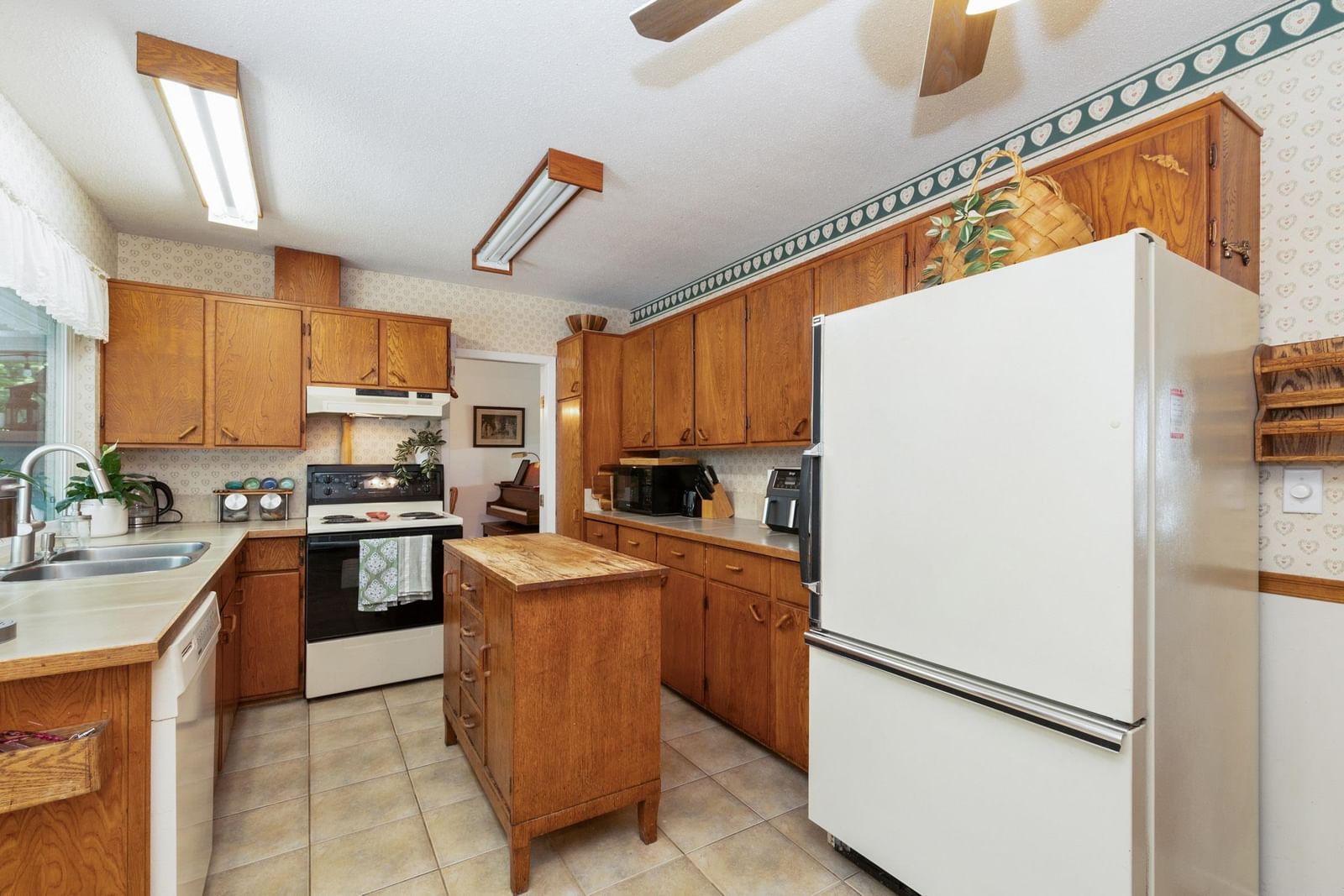 Listing Image 9