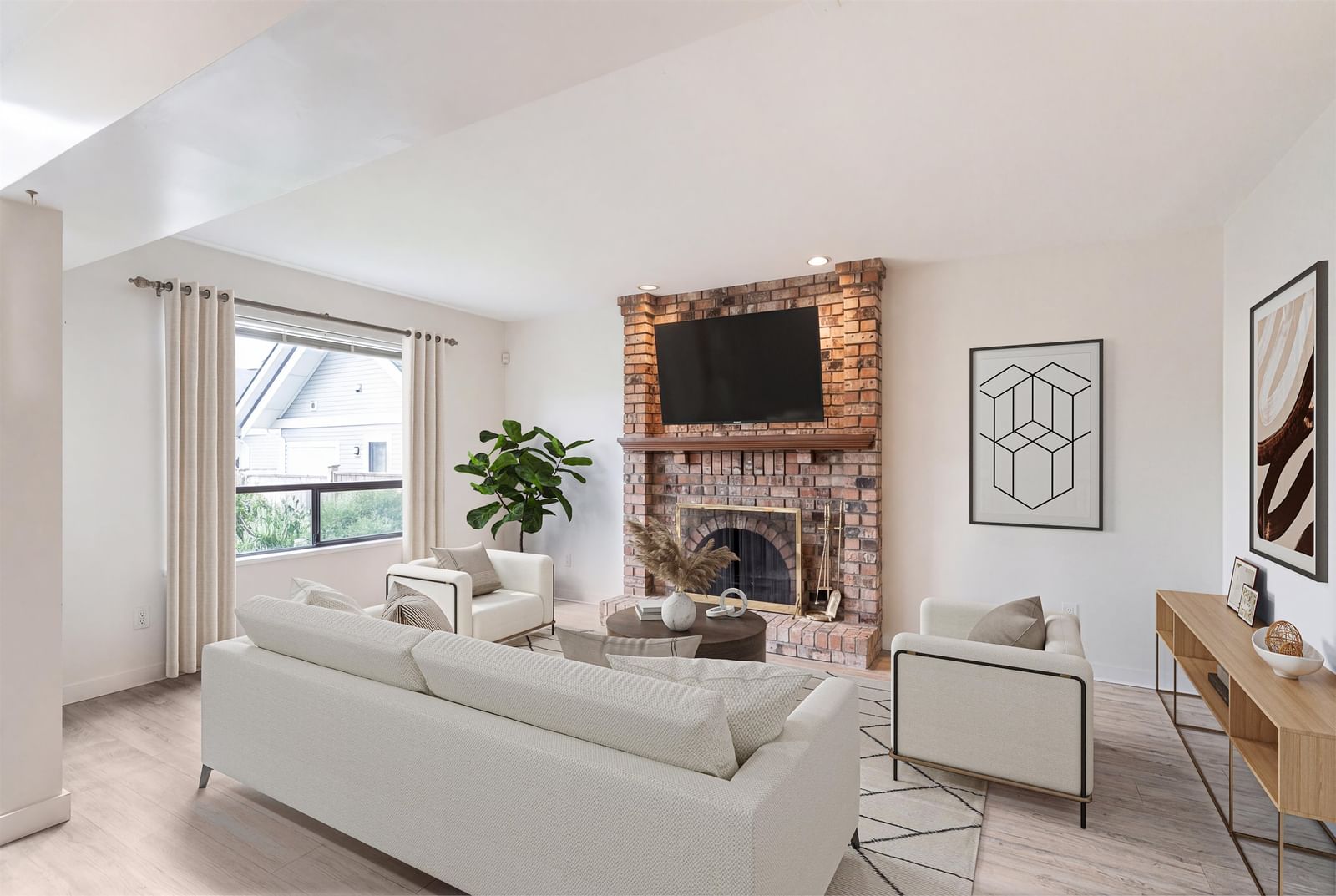 Listing Image 3