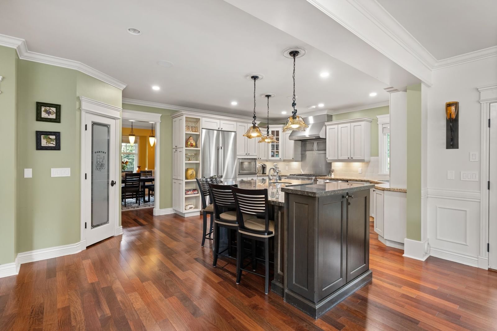 Listing Image 9