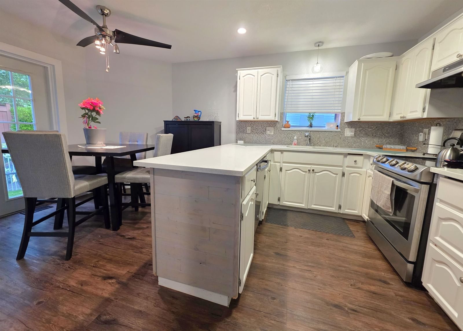 Listing Image 10