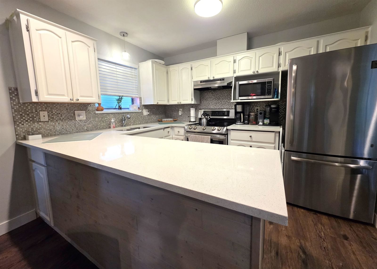 Listing Image 9