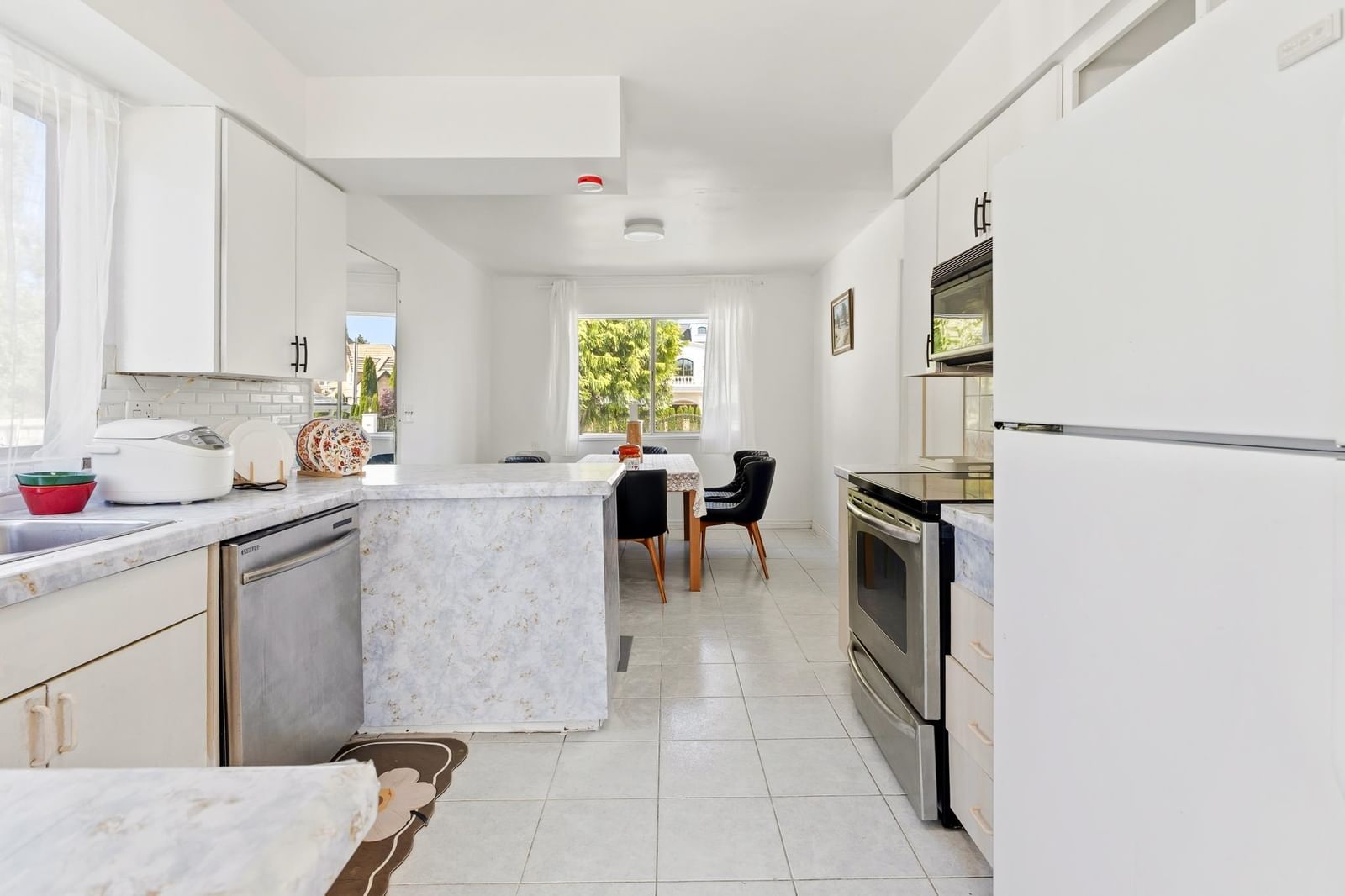 Listing Image 9