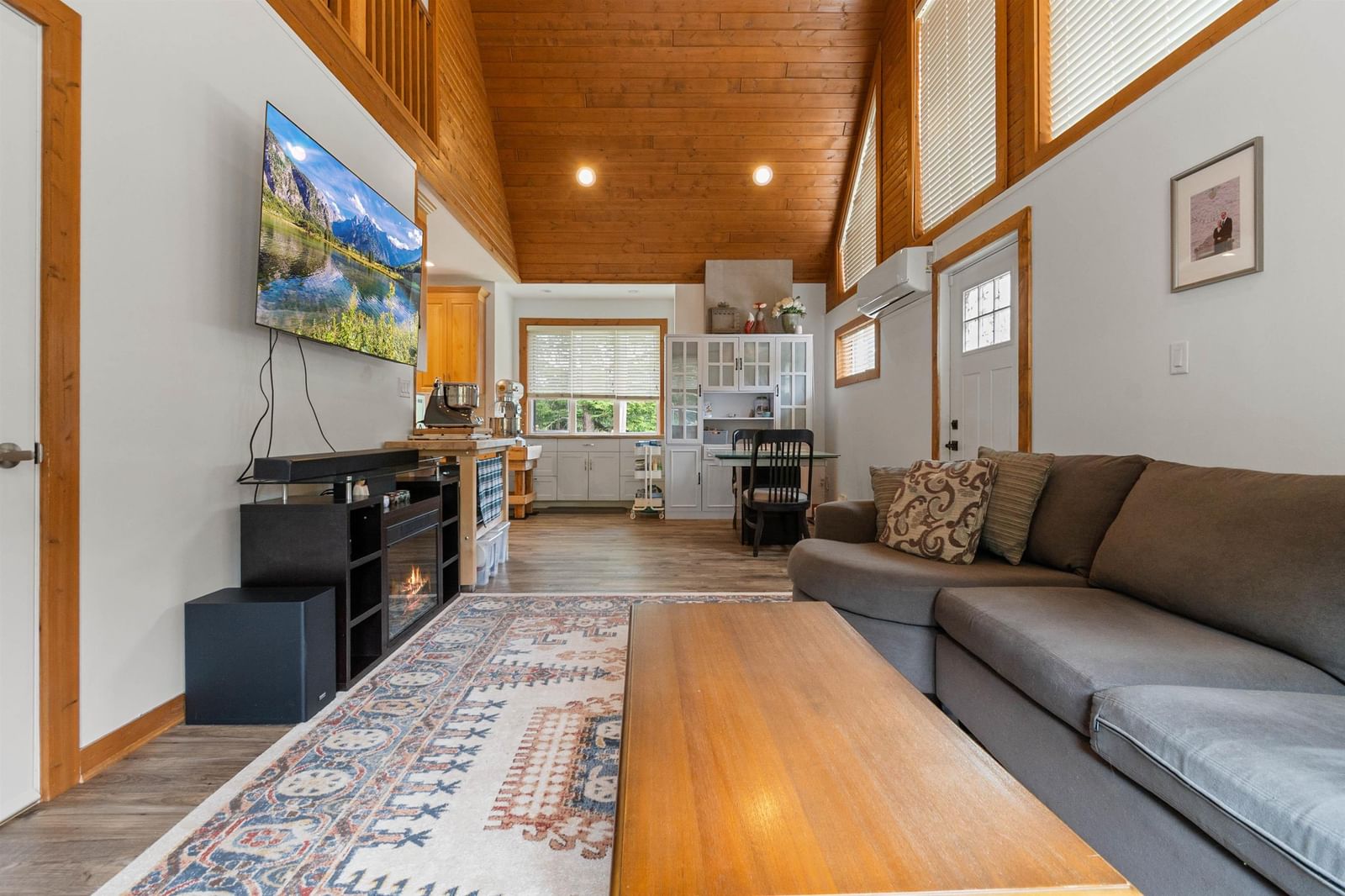 Listing Image 11