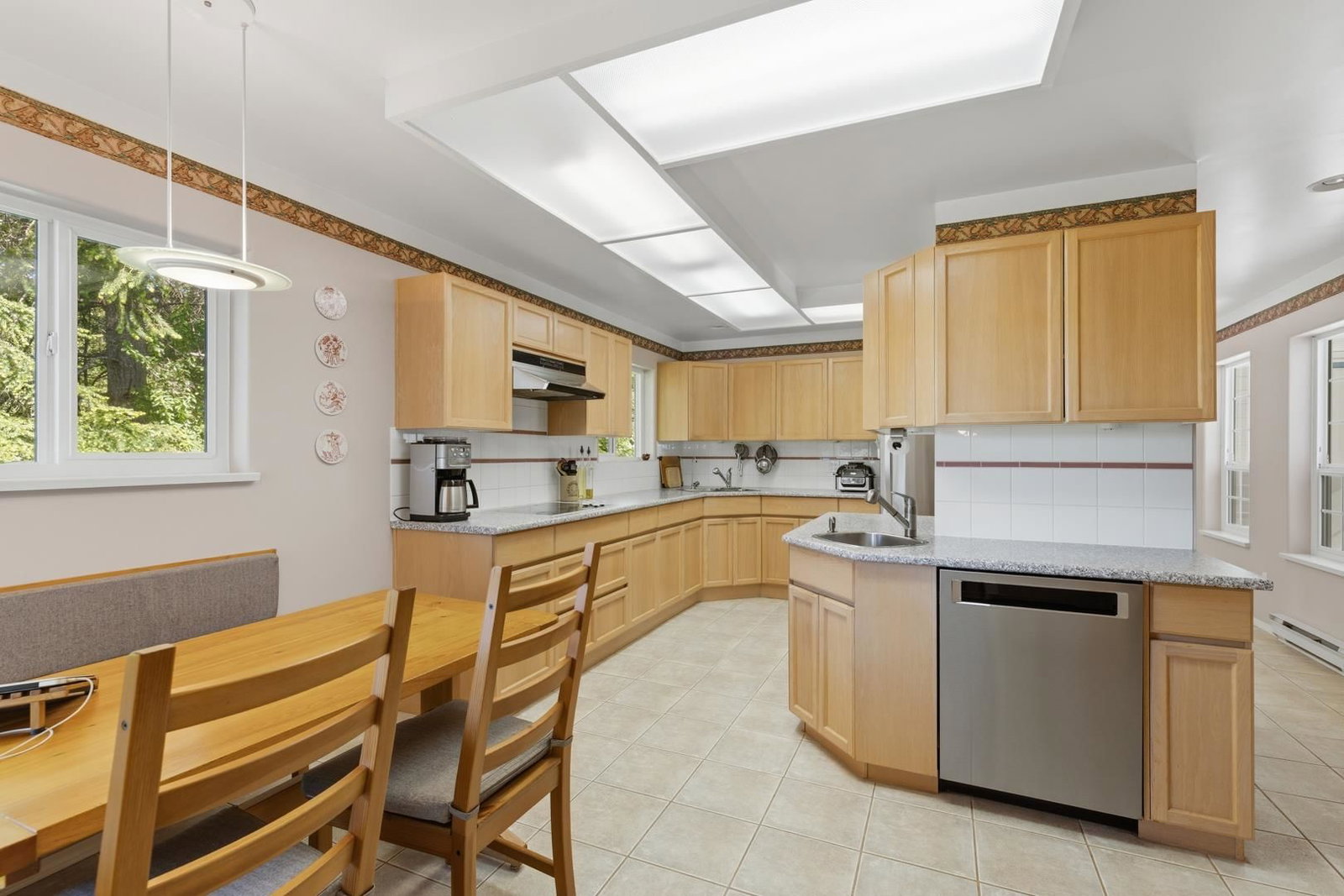 Listing Image 9