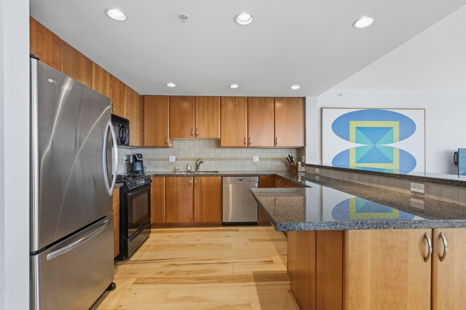 Listing Image 10