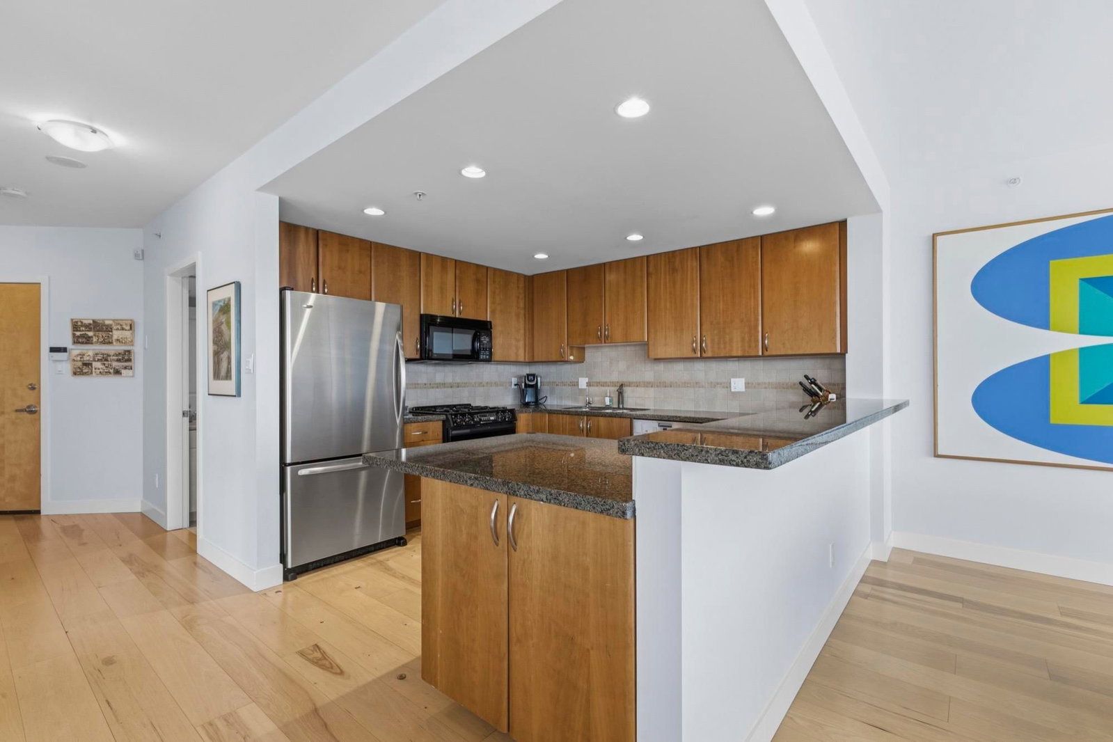Listing Image 9