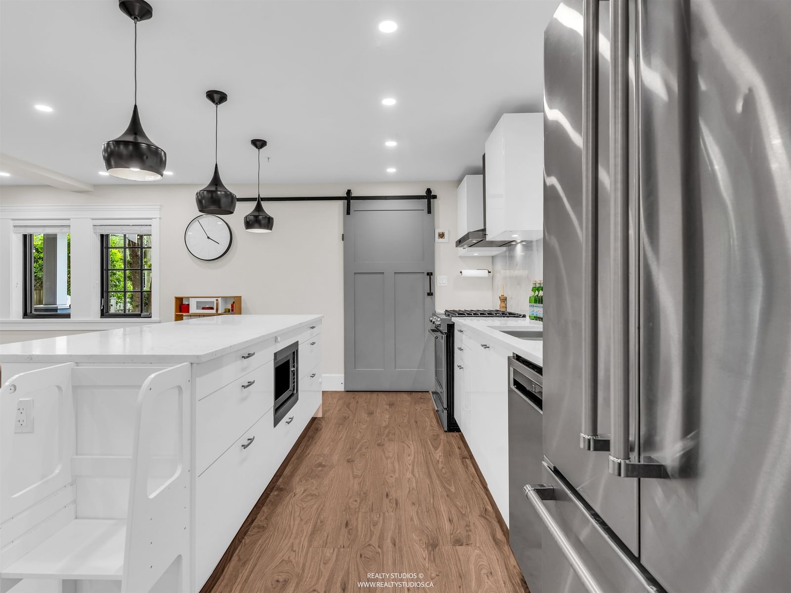 Listing Image 9