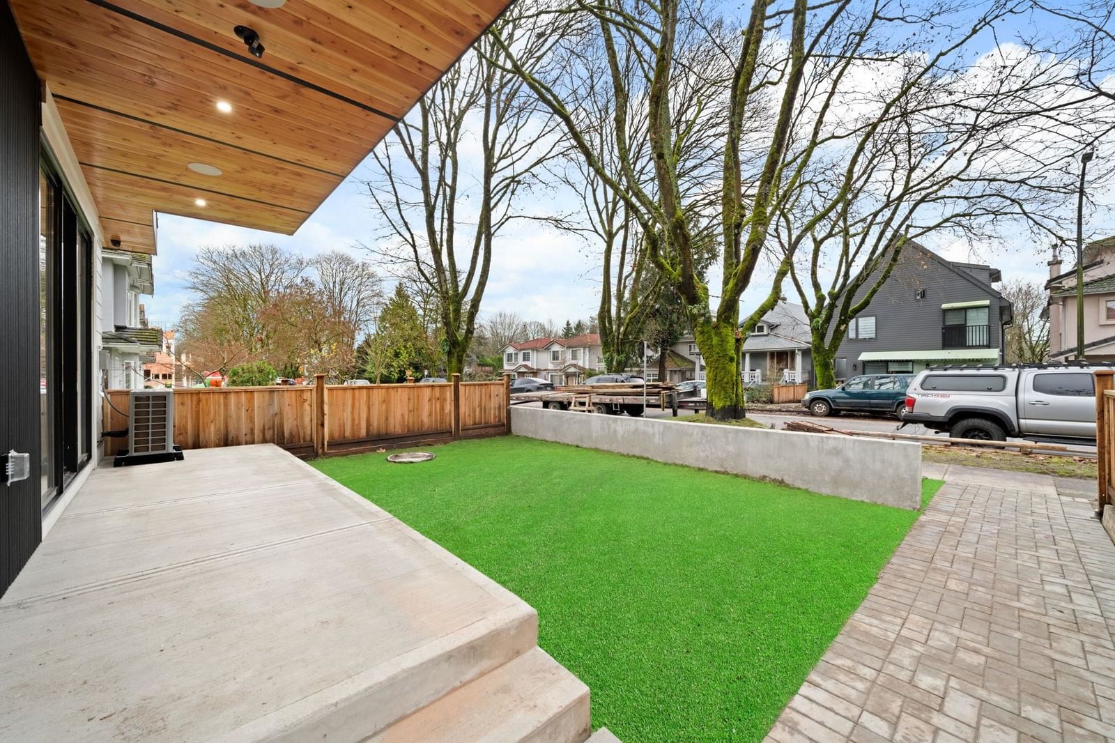 Listing Image 5