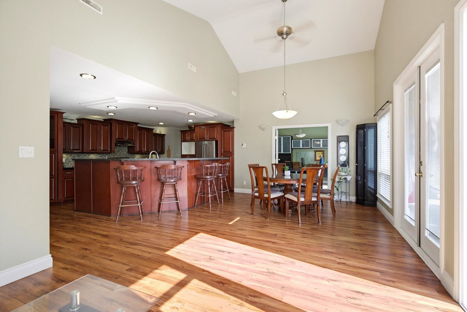 Listing Image 22