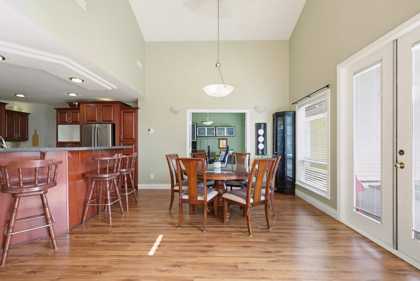 Listing Image 23
