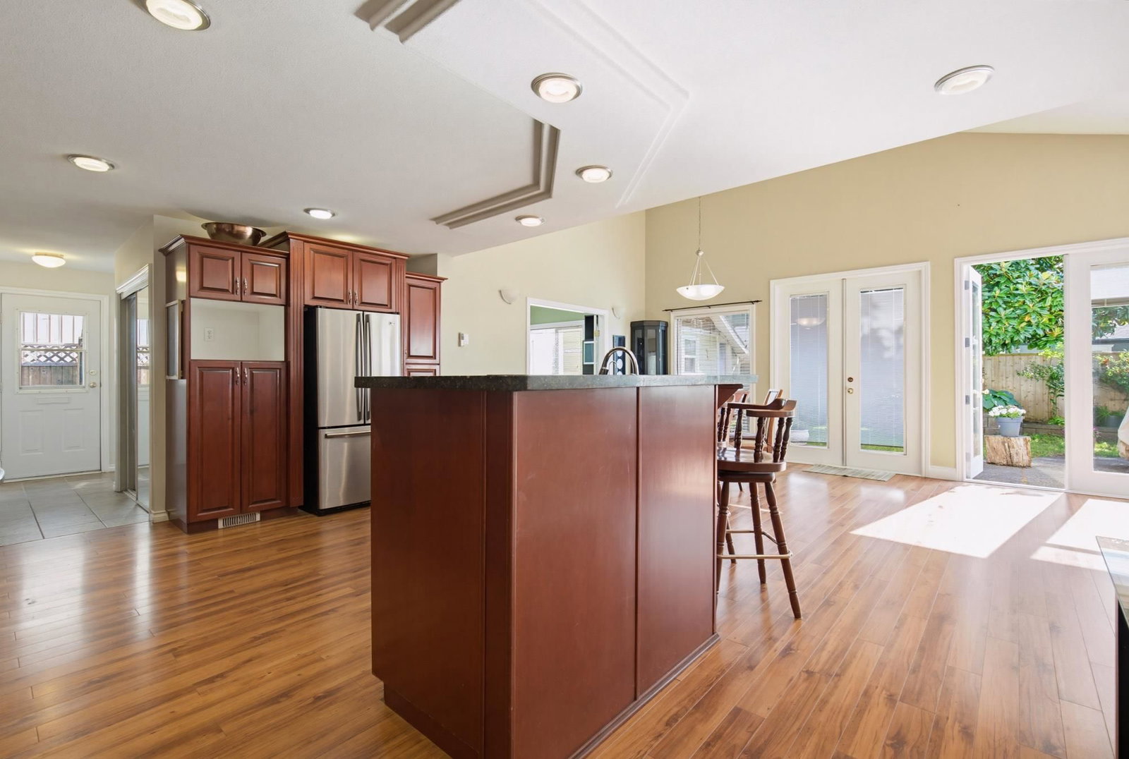Listing Image 7