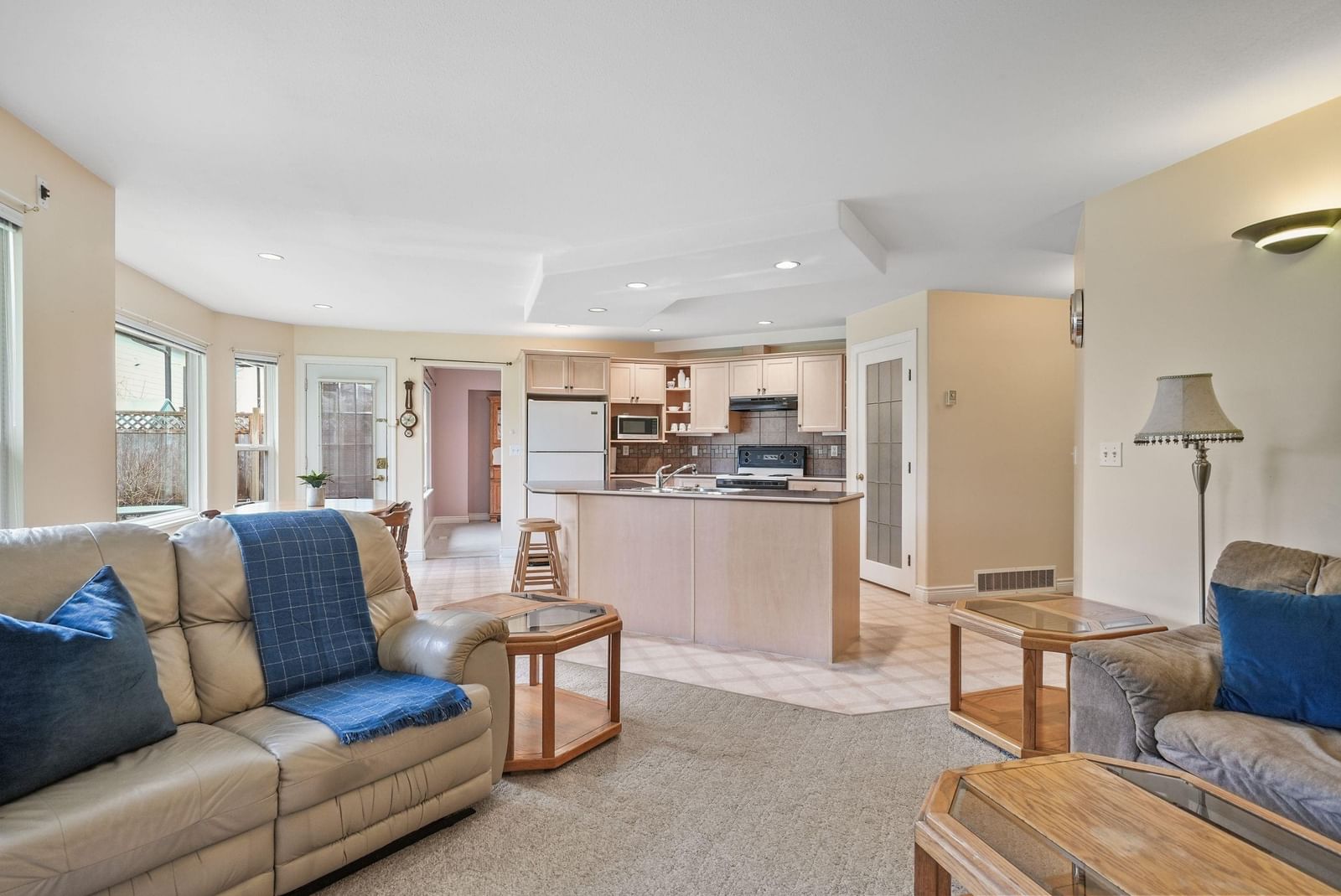Listing Image 9