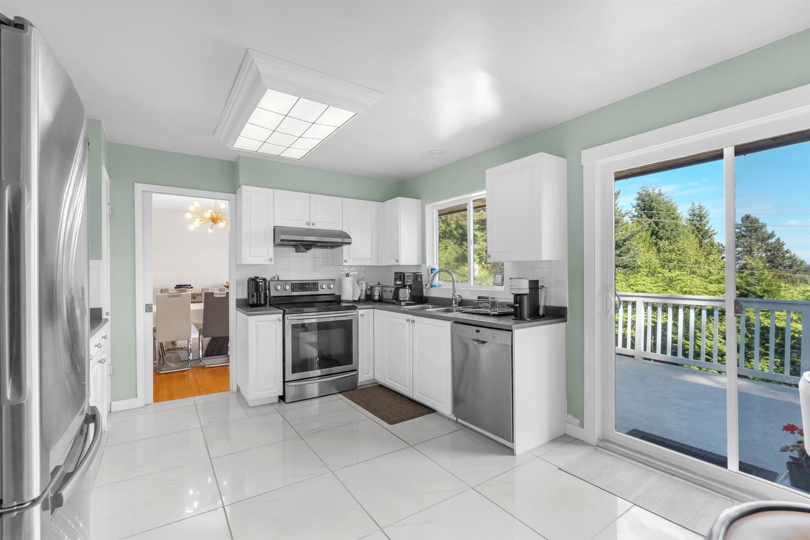 Listing Image 7