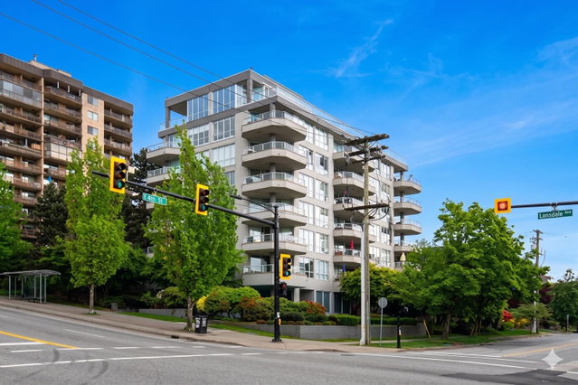 203 - 408 Lonsdale Avenue