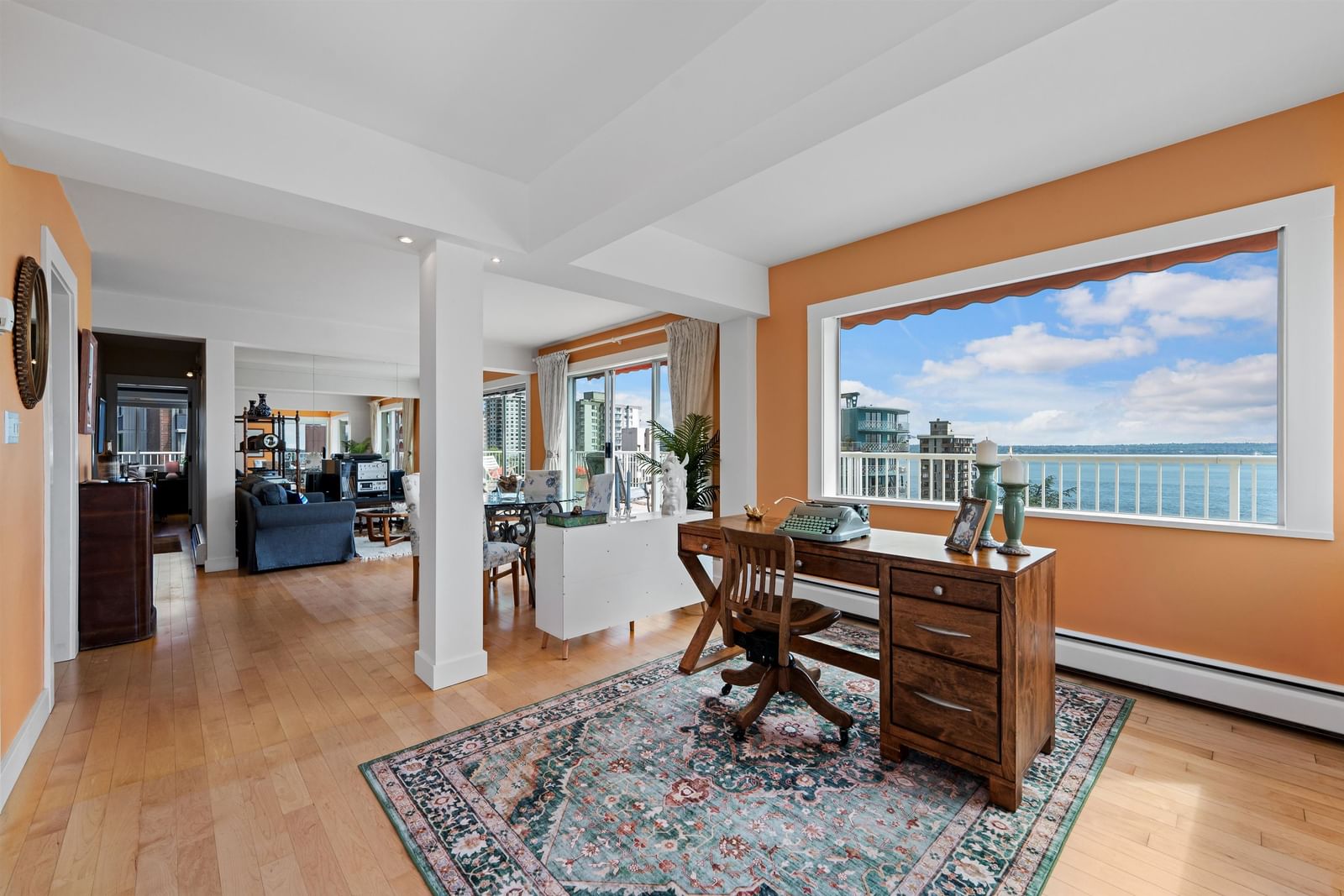 Listing Image 10