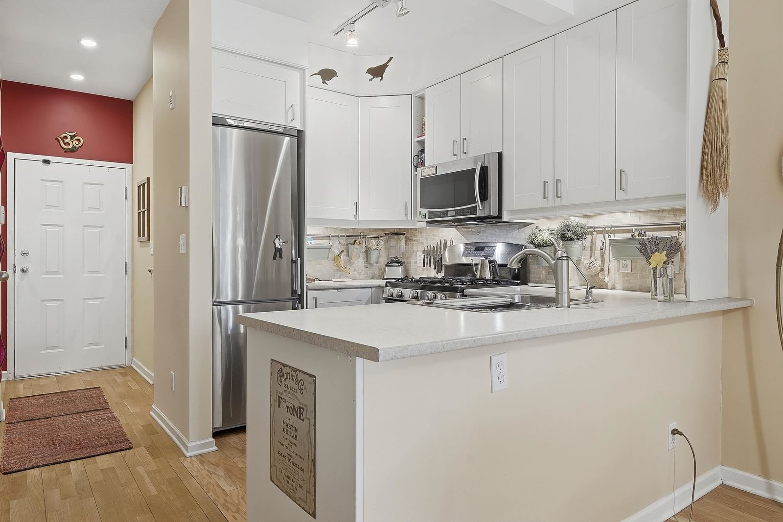 Listing Image 11
