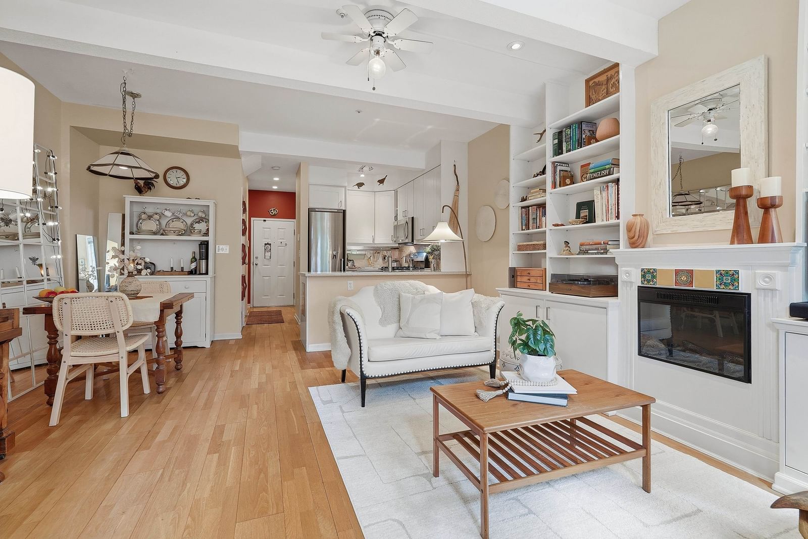 Listing Image 13
