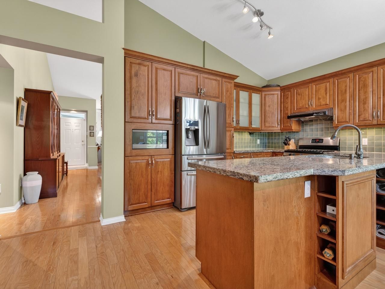 Listing Image 14