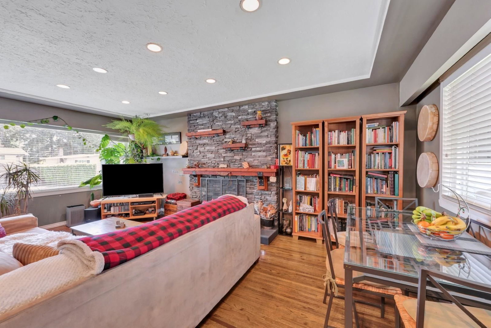 Listing Image 9