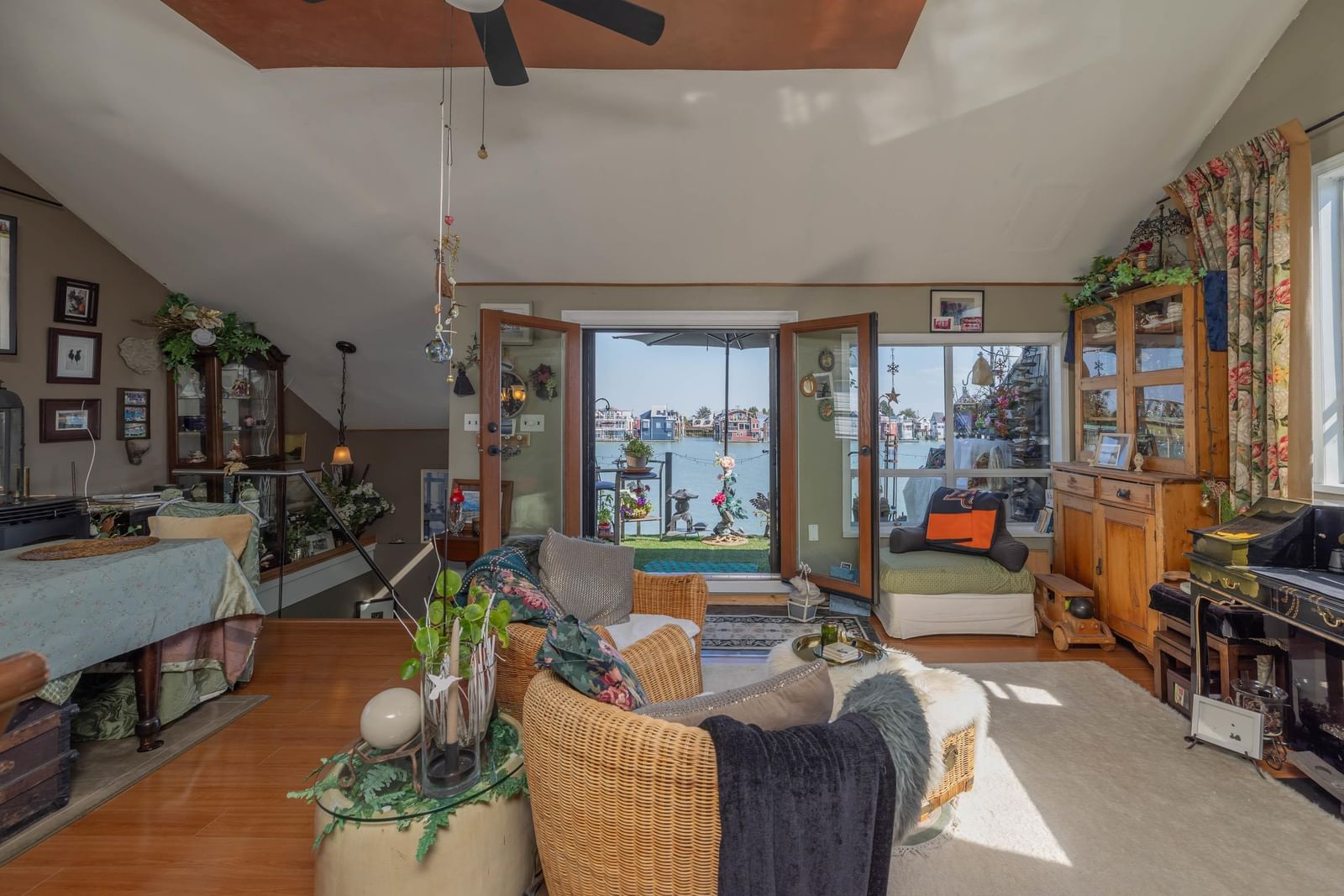 Listing Image 16