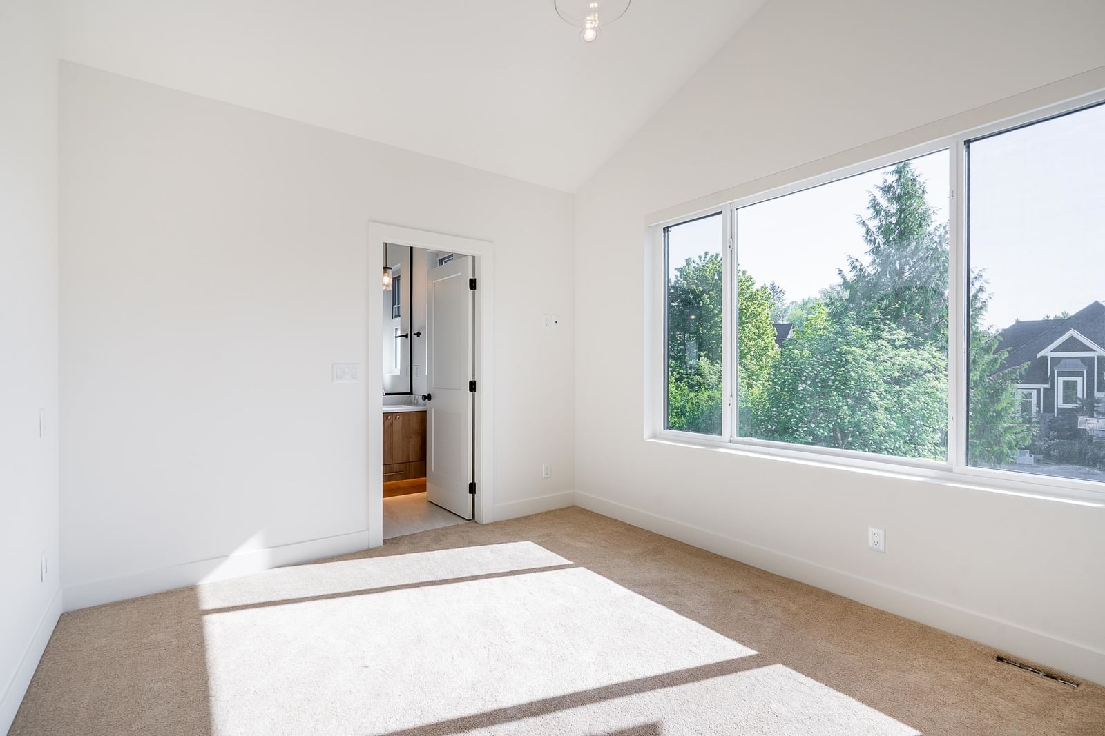 Listing Image 26