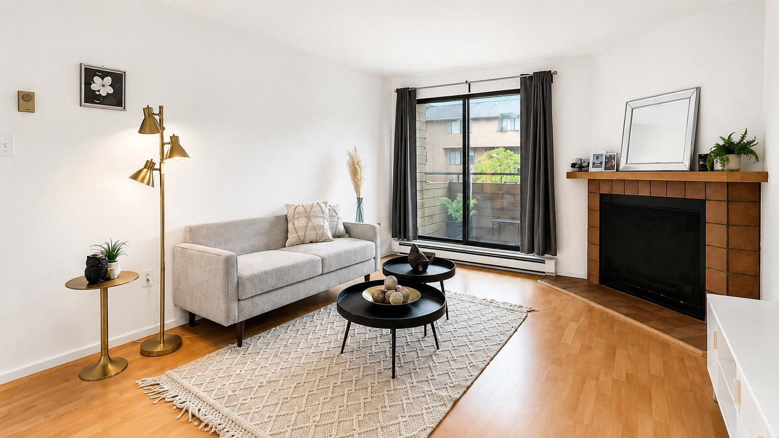 Listing Image 15