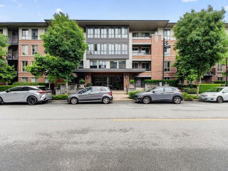 102 - 3107 Windsor Gate