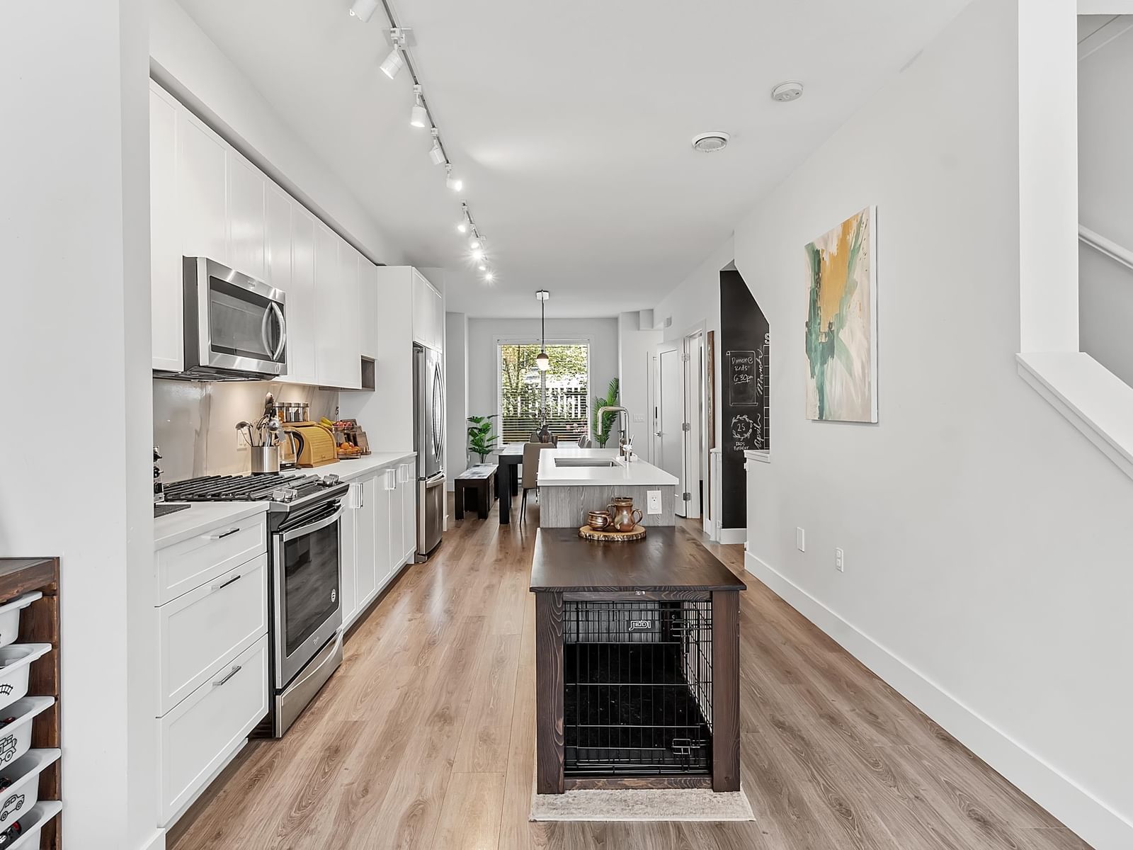 Listing Image 9