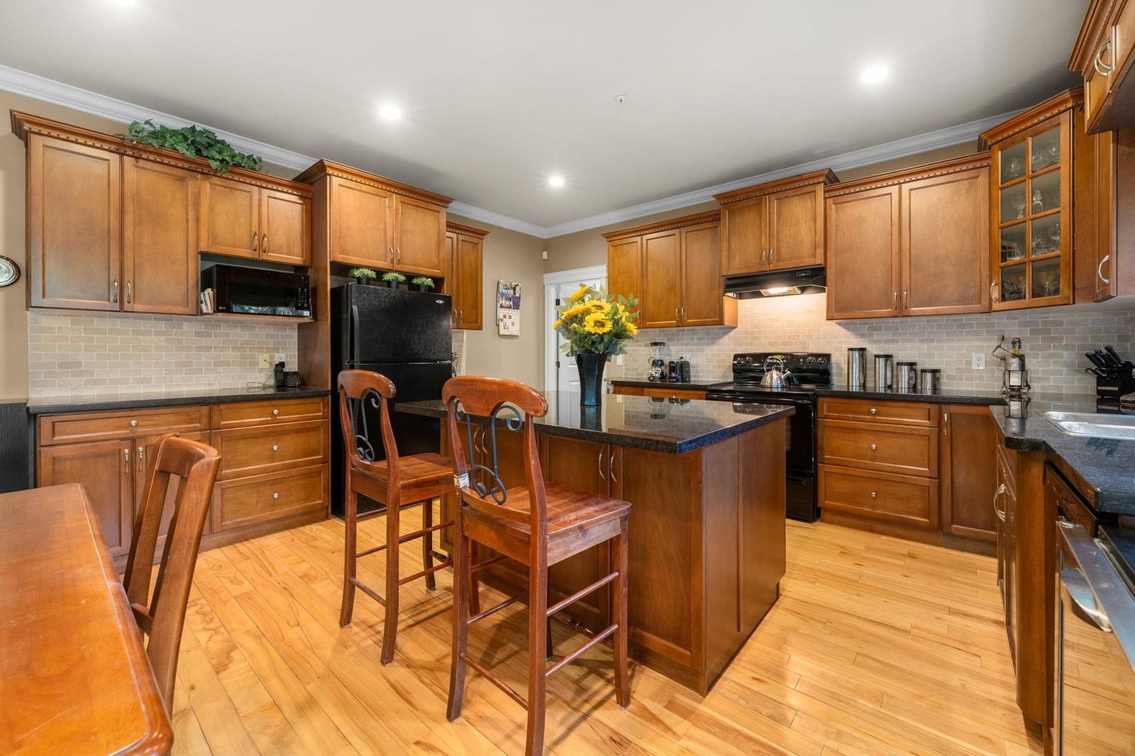 Listing Image 16