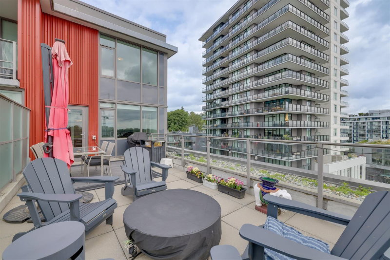 702 - 3451 Sawmill Crescent