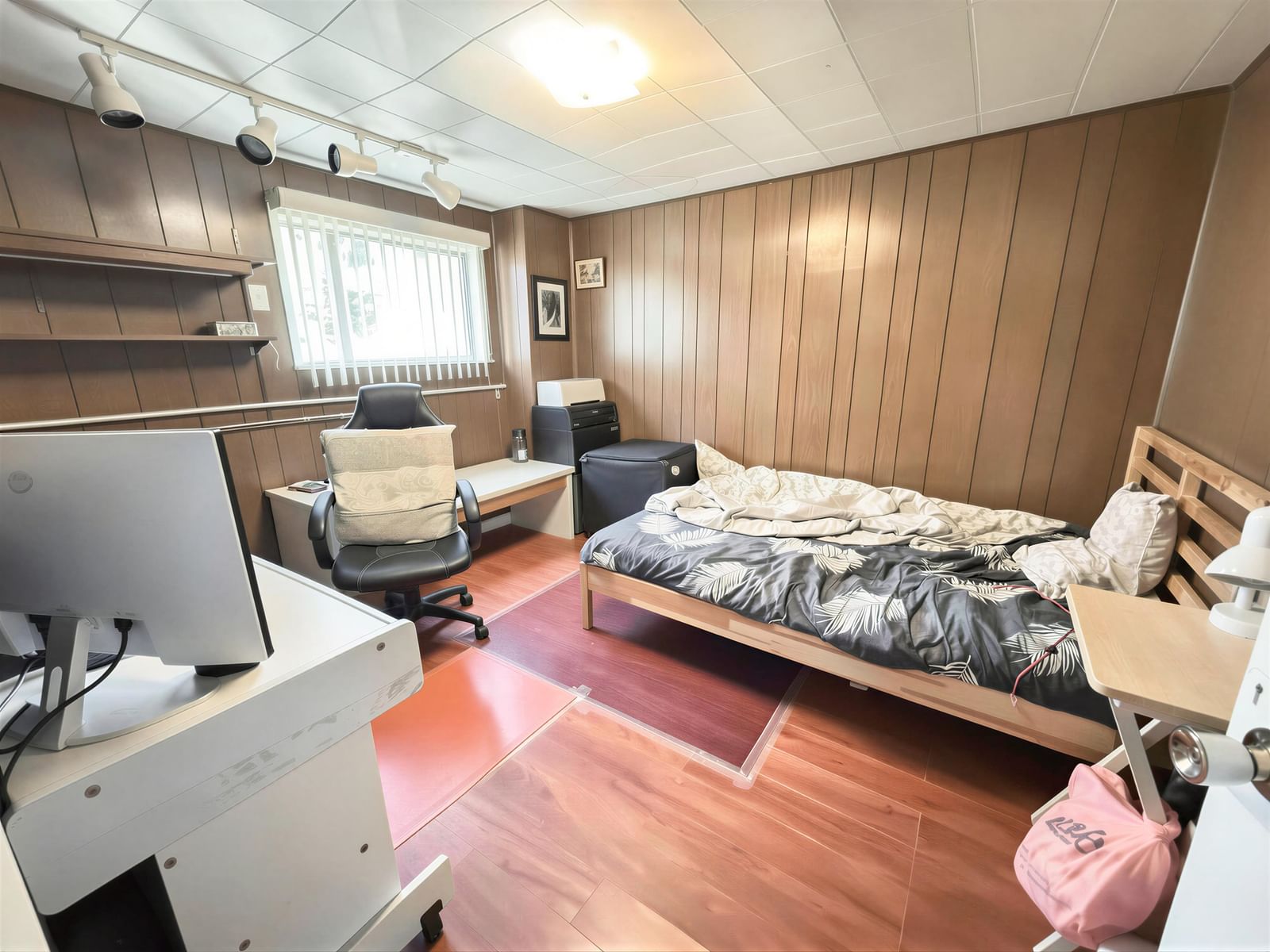 Listing Image 15