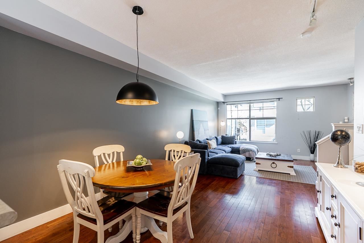 Listing Image 5