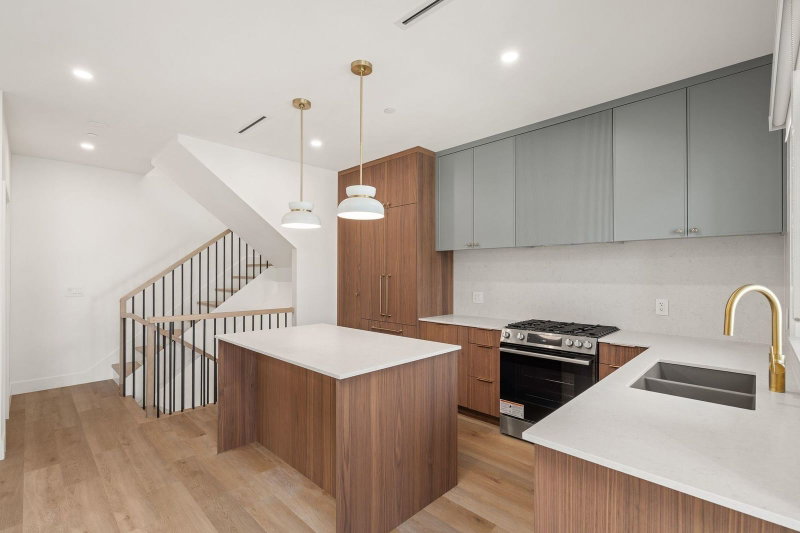 SL 3 - 2333 54th Avenue E