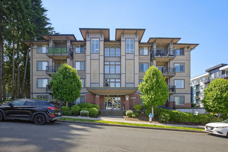 204 - 33898 Pine Street