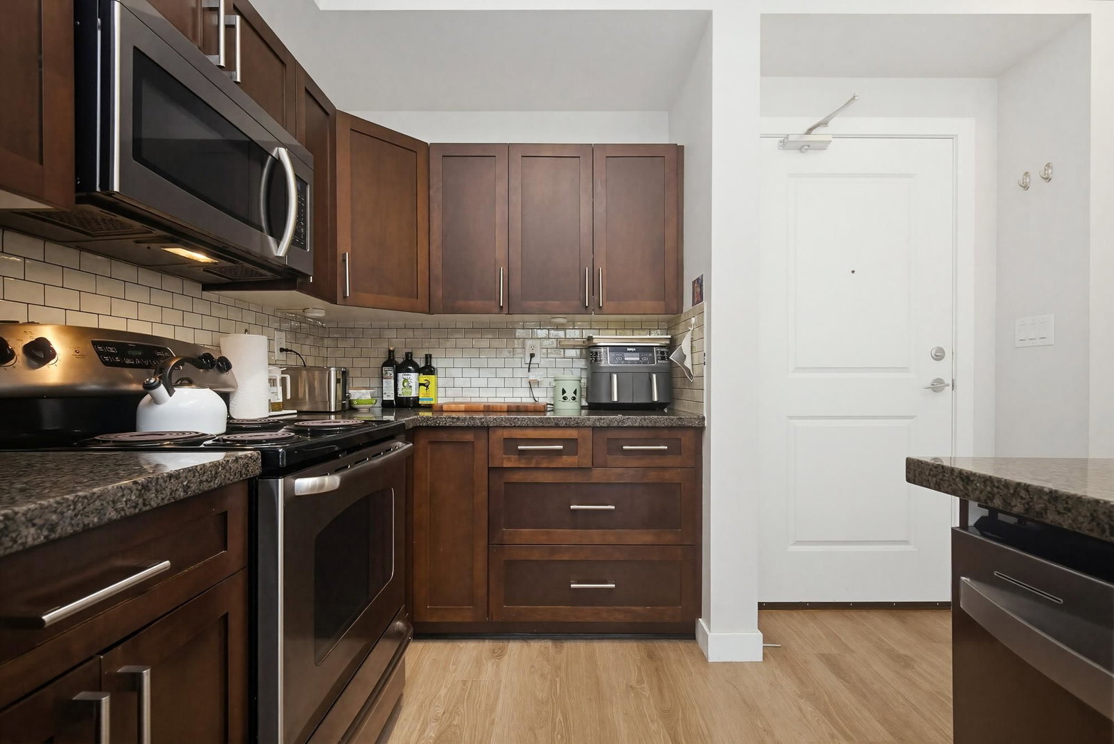 Listing Image 14