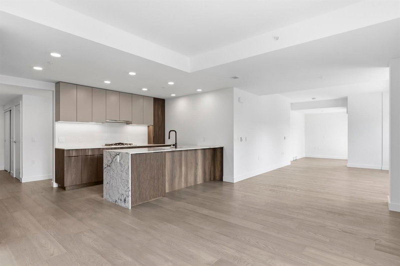 309 - 3590 39th Avenue W