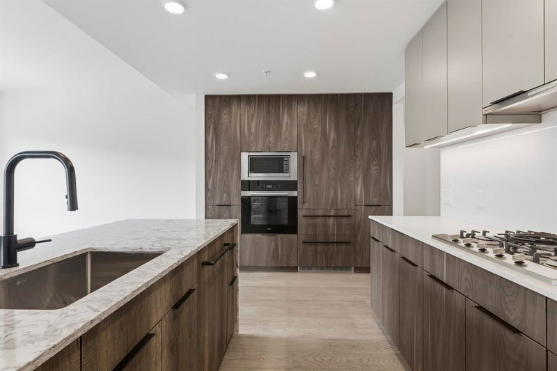 309 - 3590 39th Avenue W