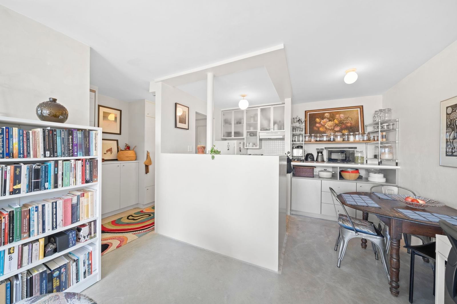 Listing Image 10