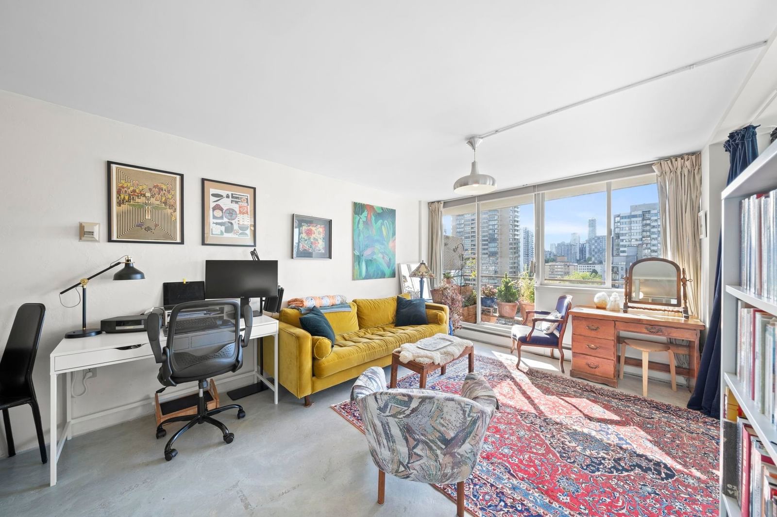Listing Image 4