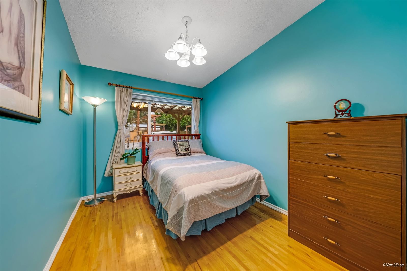 Listing Image 12