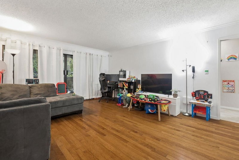 211 - 444 49th Avenue W